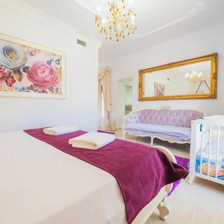Cubo's Bellavista La Jona & Heated Pool Villa *