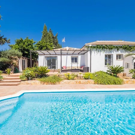 Cubo's Bellavista La Jona & Heated Pool Villa