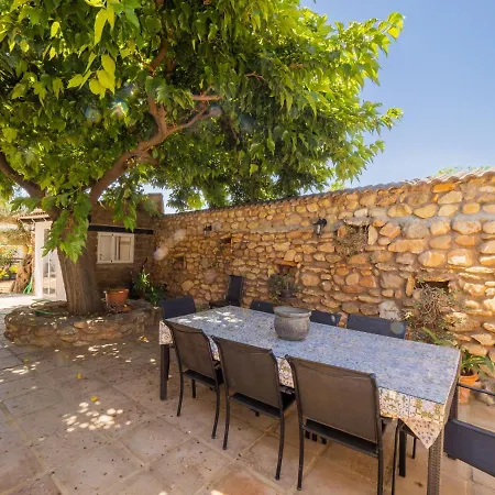 Cubo's Bellavista La Jona & Heated Pool *