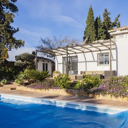 Cubo's Bellavista La Jona & Heated Pool Villa *
