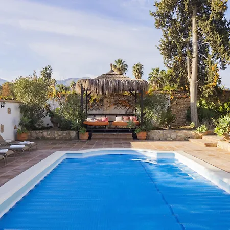 Cubo's Bellavista La Jona & Heated Pool Villa