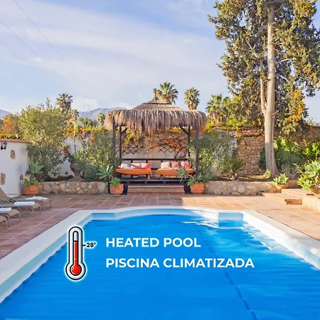 Cubo's Bellavista La Jona & Heated Pool Villa *